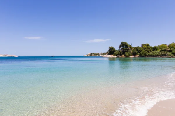 Hermosa costa en el Mar Azul, siracusa, sicilia, italia — Foto de Stock