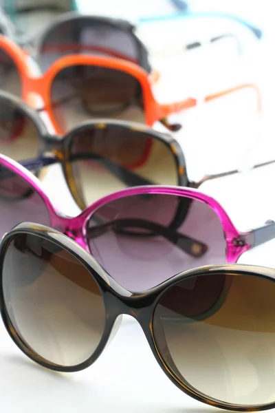 Colección de gafas de sol sobre fondo blanco — Foto de Stock