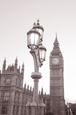 elektrik direği ve big ben, london ile Parlamento evleri