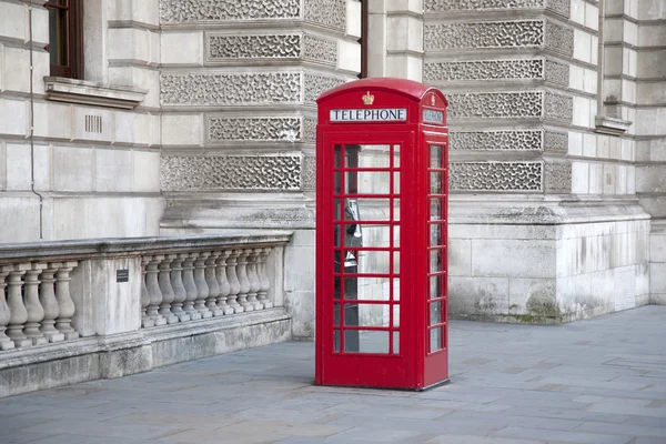 Punainen puhelinkoppi; Lontoo — kuvapankkivalokuva