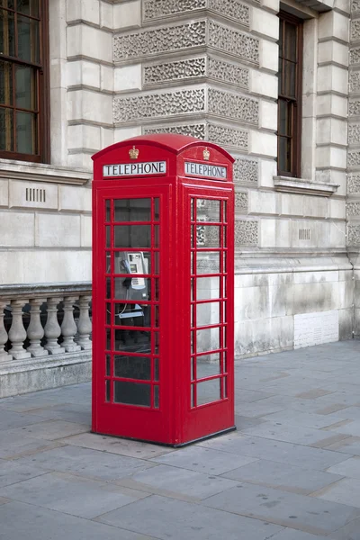 Kırmızı telefon kutusu; Londra — Stok fotoğraf