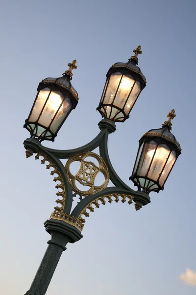 伦敦威斯敏斯特桥，灯柱 — 图库照片