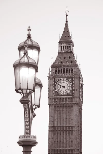 Lamppost and Big Ben, Лондон — стоковое фото