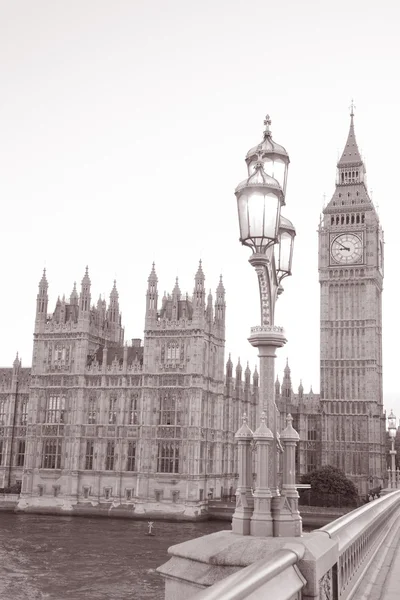 大本钟和伦敦议会的房子 — 图库照片