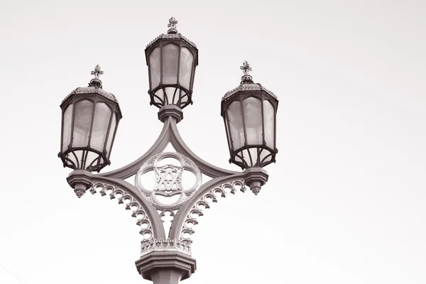 街灯、ウエストミン スター ブリッジ ロンドン — ストック写真