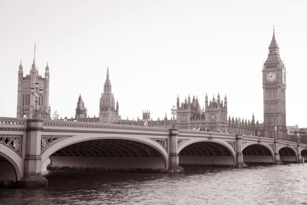 Westminster Bridge y Big Ben, Londres — Foto de Stock