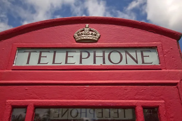Kırmızı İngilizce telefon kutusu — Stok fotoğraf