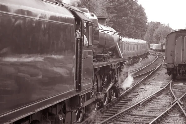 Fluxo de trem em preto e branco — Fotografia de Stock
