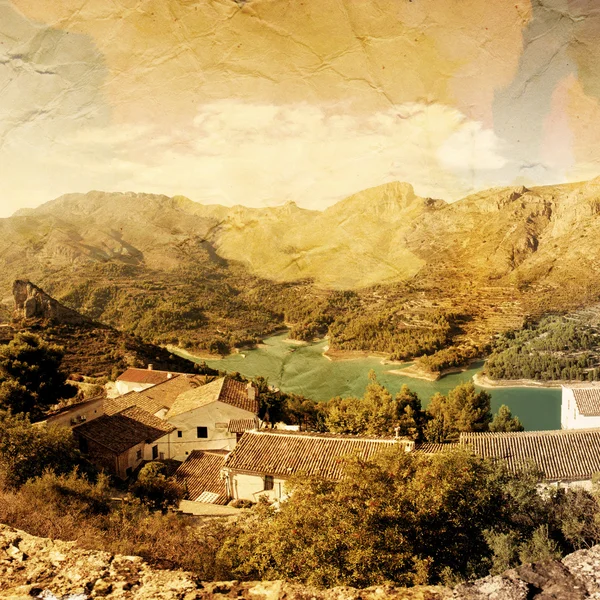 Vista panorâmica de belas montanhas e alto lago. Guadales. , — Fotografia de Stock