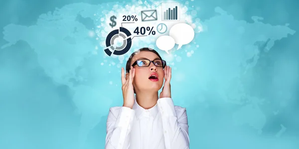 Vuxna företag kvinna som arbetar på virtuellt kontor. Digital talet — Stockfoto