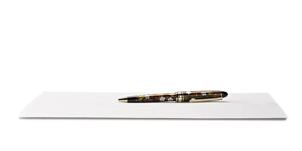 Papel em branco com caneta (caminho de recorte ) — Fotografia de Stock