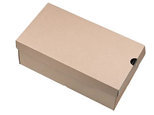 Закрытый судоходный картонный ящик изолирован на белом — стоковое фото