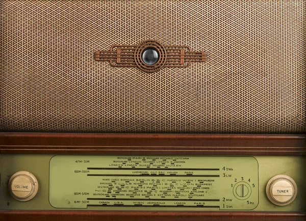 Pannello frontale decorativo di una vecchia radio — Foto Stock