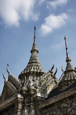 Tayland, bangkok, İmparatorluk Sarayı, imparatorluk şehri, bir tapınağın çatısına süsler