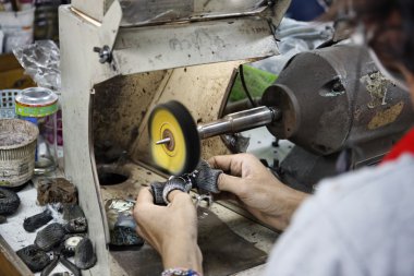 Tayland, bangkok, Tayland bir mücevher fabrikasında çalışmaya