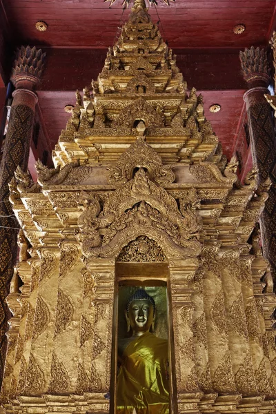Thailand, lampang provincie, pratartlampangluang tempel, Boeddhabeeld — Stockfoto
