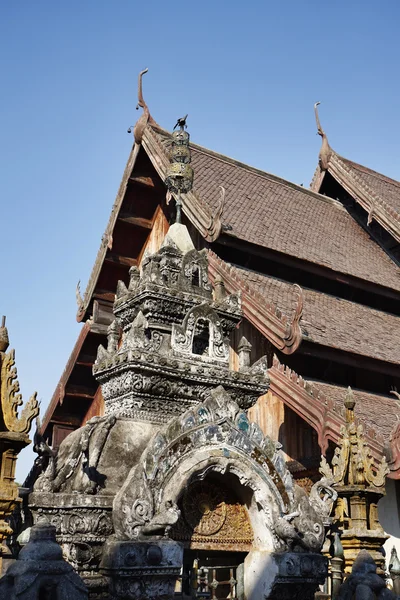 Thaiföld, Lampang tartomány, Pratartlampangluang templom — Stock Fotó