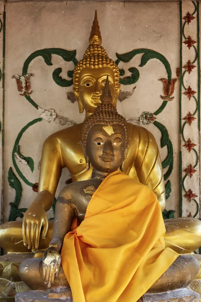 Thailand, lampang provinz, pratartlampangluang tempel, buddha statuen — Stockfoto