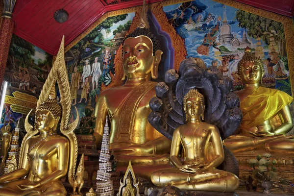 Thailand, Chiangmai, golden Buddha statues in Prathat Doi Suthep Buddhist temple — Stock Photo, Image