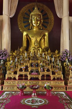 Tayland, chiang mai, prathat DOI suthep Budist tapınağı, altın buddha heykeli