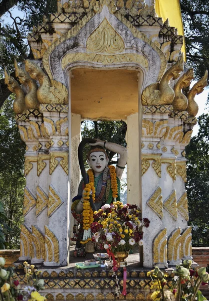 Thajsko, chiangmai, prathat doi suthep chrám, náboženské socha — Stock fotografie
