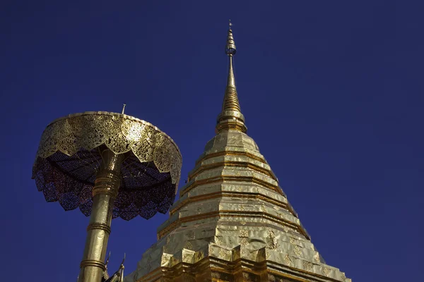 Thailand, Chiang Mai, Phra Thart doi suthep temple (Wat Phra Thart Doi Suthep), golden roof — Stock Photo, Image