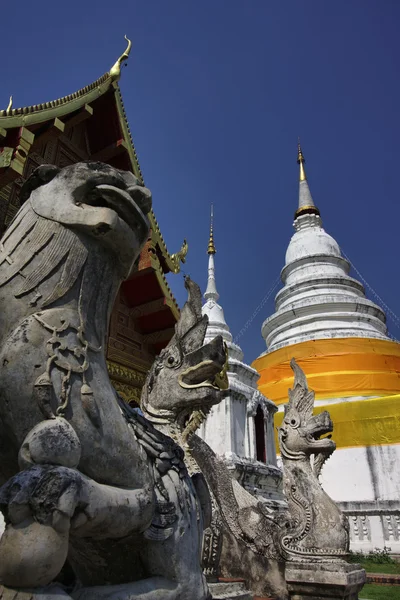 Thaiföld, chiang mai, phra hozzávetőlegesen doi suthep templom (wat phra hozzávetőlegesen doi suthep) — Stock Fotó