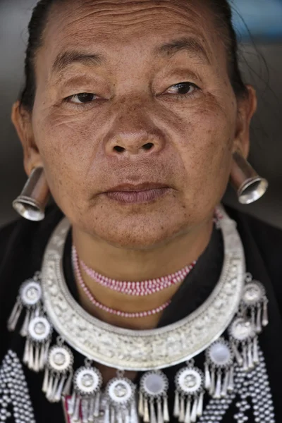 Таїланд, Чіанг маи, Карен довга шия Хілл племені селі (kayan lahwi), Карен жінка в традиційні костюми — стокове фото