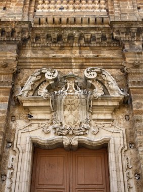 İtalya, Sicilya, caltagirone kasaba (catania eyaletinde), eski bir binanın Barok Cephesi