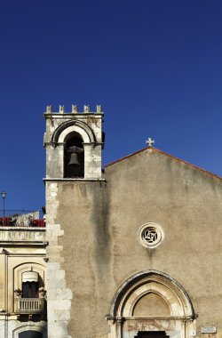 İtalya, Sicilya, taormina (messina eyaletinde, s. agostino (1486) kilise, bugün bir kitaplığa dönüştürülür