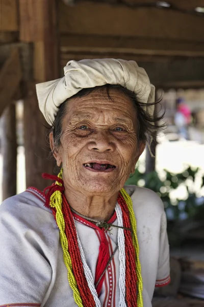 Tailândia, Chiang Mai, Karen Long Neck aldeia tribo colina (Kayan Lahwi), Karen mulher — Fotografia de Stock