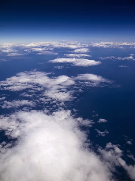 Италия, вид с воздуха на облака и Тирренское море — стоковое фото