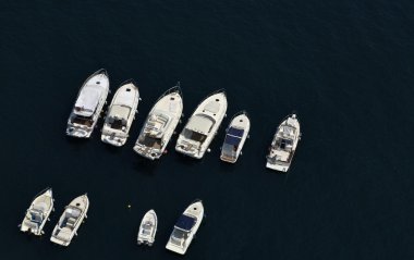 İtalya, Tiren Denizi, Napoli Körfezi, teknelerin havadan görünümü