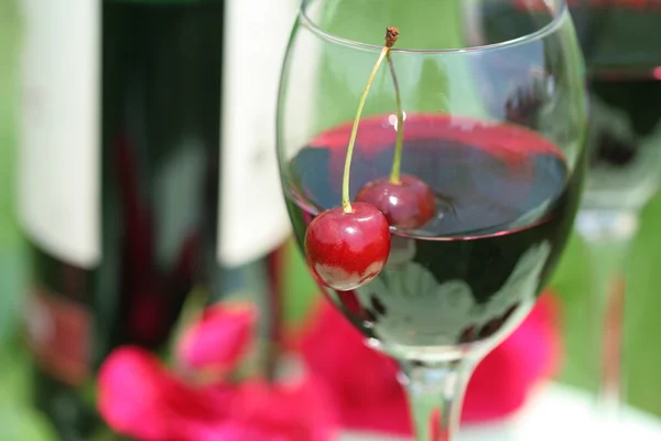 Cherry and red wine — Stock Photo, Image