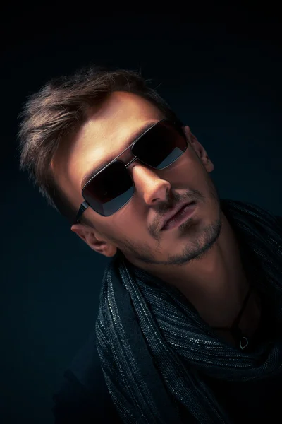 Portrait of a handsome guy, wearing sunglasses — Stock Photo, Image