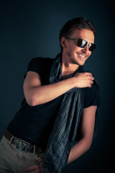 Portrait of a handsome guy, wearing sunglasses — Stock Photo, Image