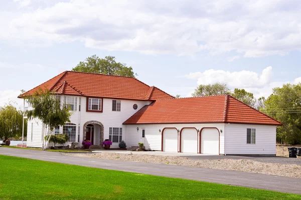 Förorts house — Stockfoto
