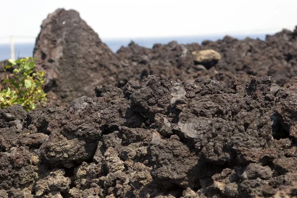 Aldea de Ako enterrada por lava, Isla Miyake, Japón — Foto de Stock