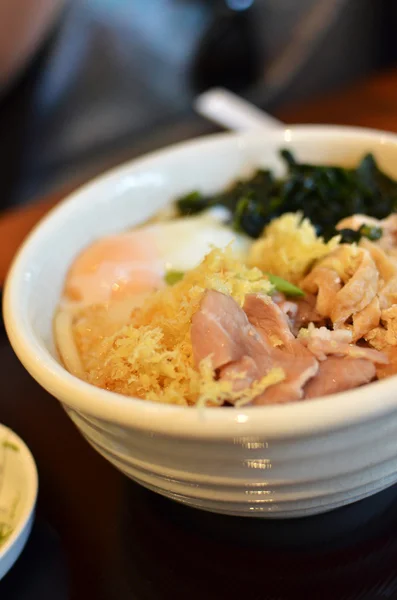 Udon noodles ramen domuz eti ile — Stok fotoğraf