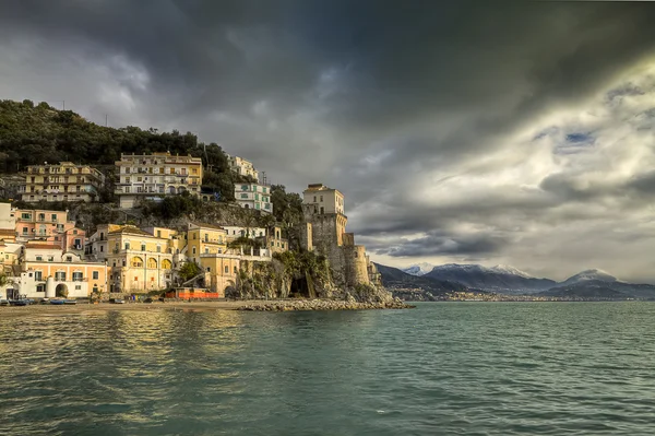 Cetara, italskou rybářskou vesnici, pobřeží amalfi: Zimní krajina — Stock fotografie