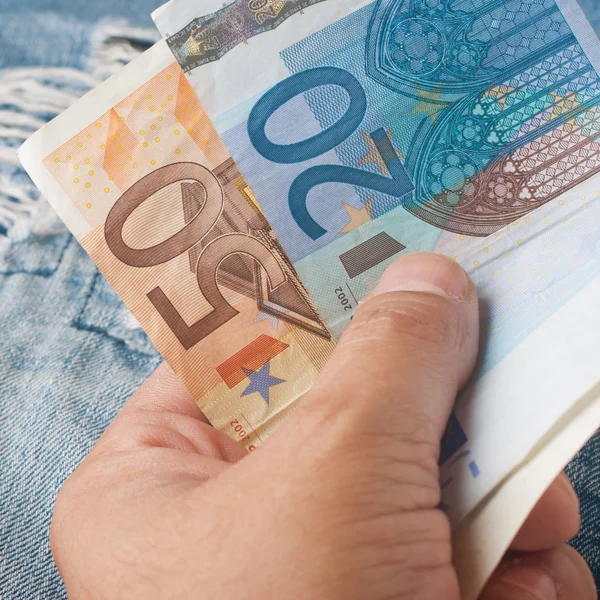 Eurogeld in de hand — Stockfoto
