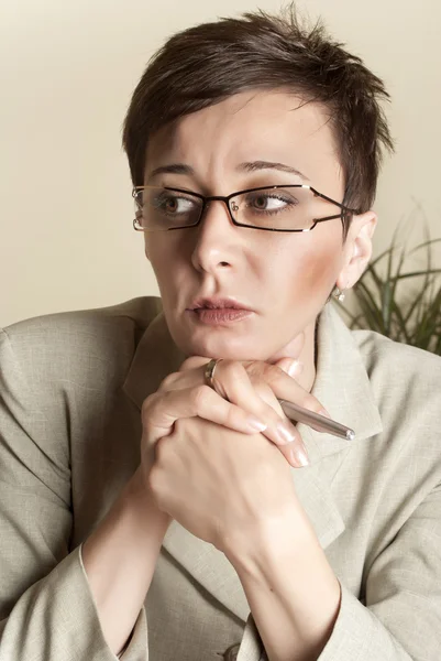 Mujer de negocios preocupada —  Fotos de Stock