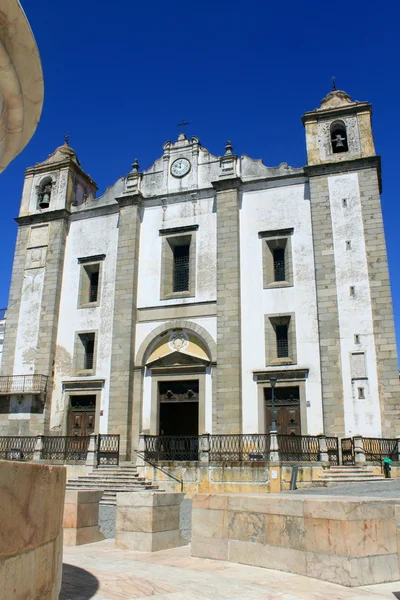 Церковь в Прака-о-Джиральдо — стоковое фото