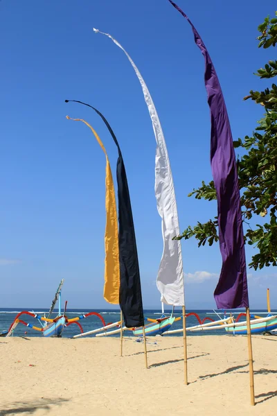 Bandeiras balinesas coloridas — Fotografia de Stock