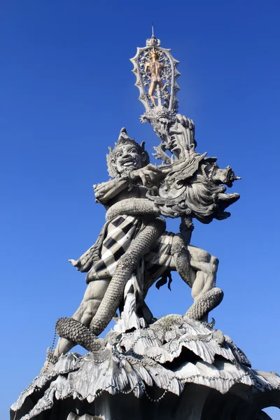 Статуя в городе Кута — стоковое фото