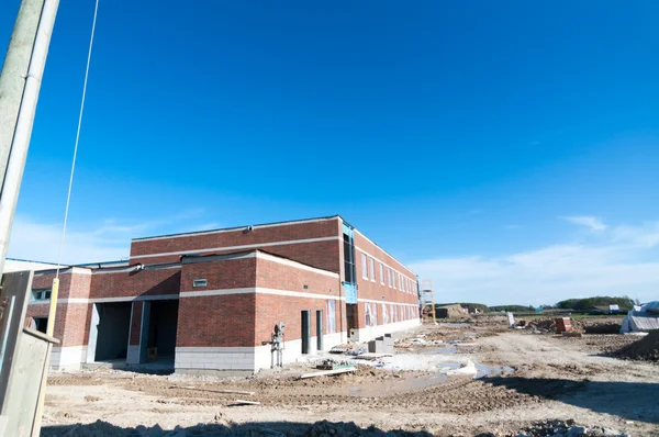 Nuovo edificio scolastico in costruzione — Foto Stock