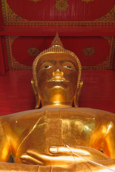 Golden buddha statue in church. — Stock Photo, Image