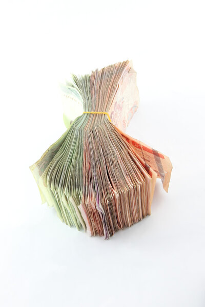 Компактная старая валюта на плоском полу
.