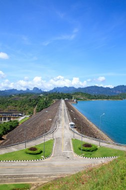 khaosok national Park, Tayland mükemmel gökyüzü ile Yeşil Göl