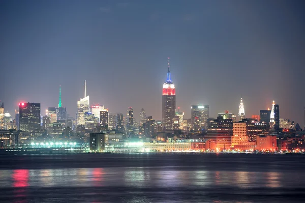 New York City Manhattan bei Nacht — Stockfoto